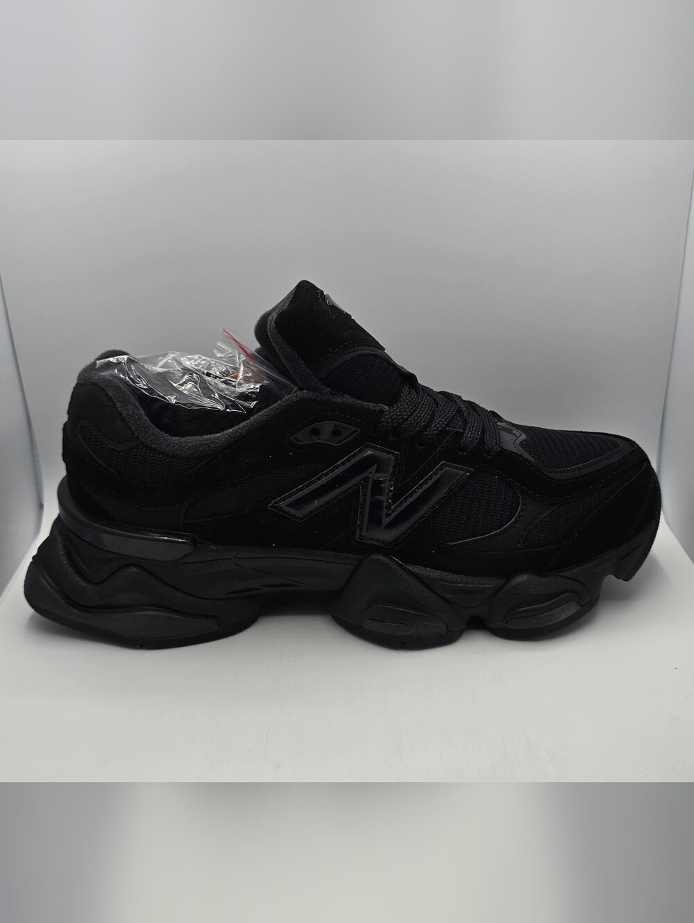 New Balance Men’s U9060 Athletic Sneaker - Black Mens 6.5 Womens 8